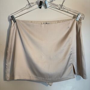 Abercrombie & Fitch Cream Silk Skort